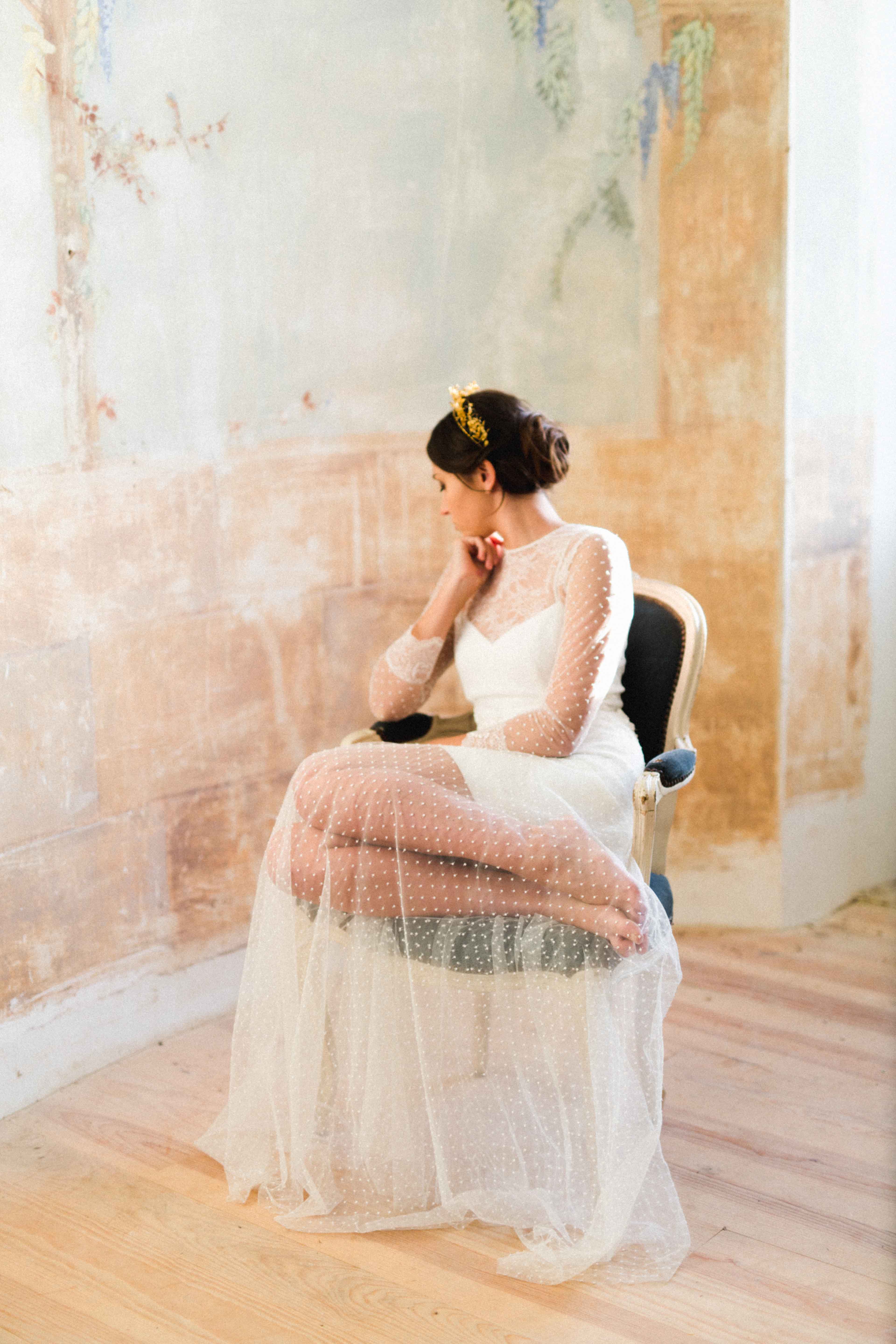 Editorial Chateau de Caumale con vestidos diseñados por Luis Alonso