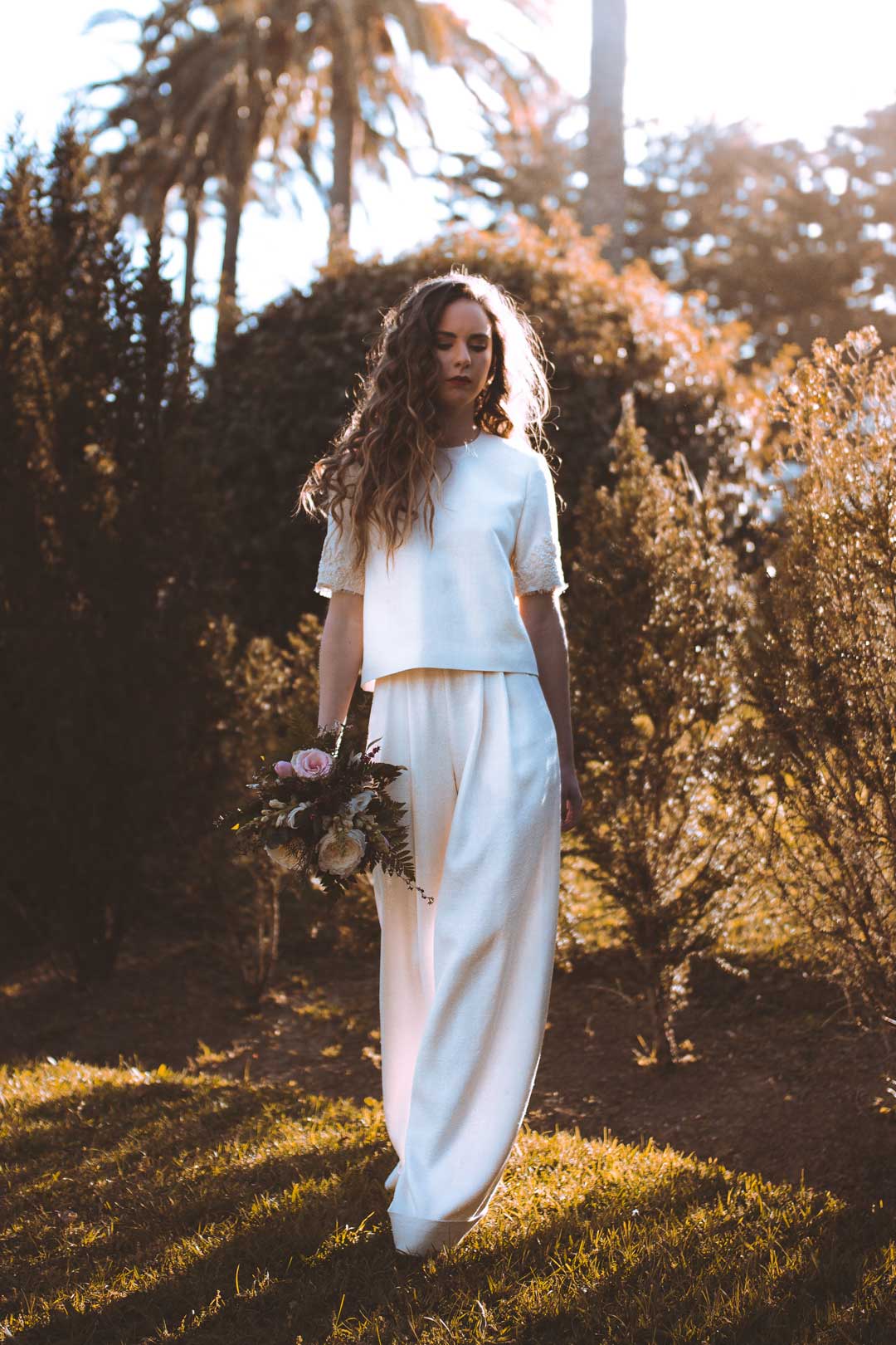 traje de novia con pantalón